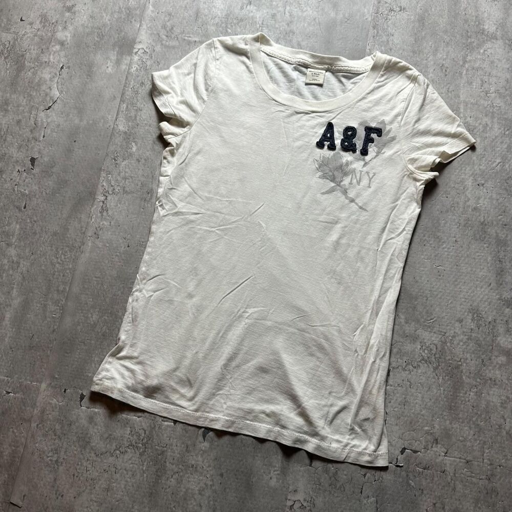 Abercrombie-fitch Women's White and Cream T-shirt